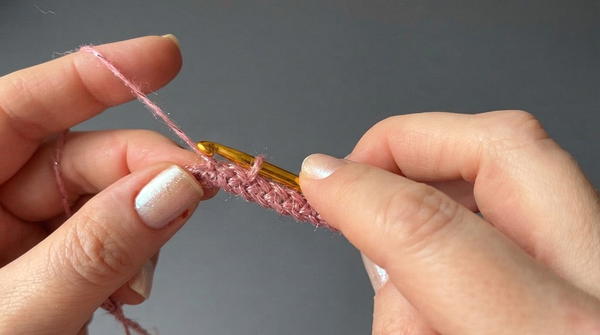 Let's knit a new pattern using just one row! 3