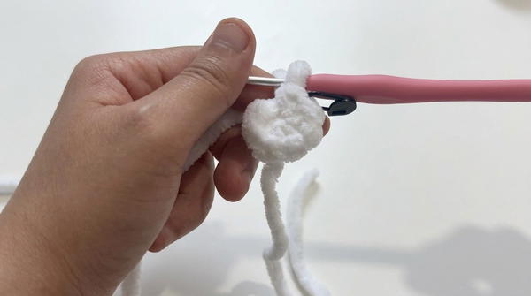 Crochet Snoopy With Heart Pattern 1