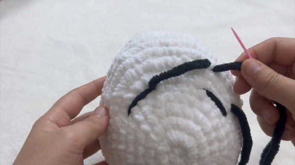 Crochet Snoopy With Heart Pattern 3