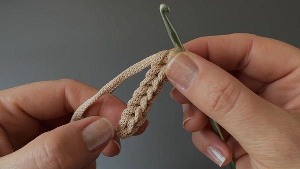 Secrets to Crochet a Trendy Bag for Beginners (3)