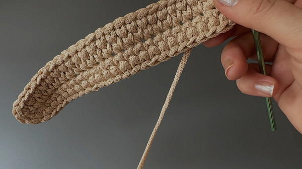 Secrets to Crochet a Trendy Bag for Beginners (4)