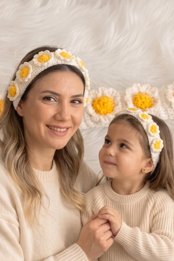 So Pretty! Puffy Daisy Mother-Daughter Crochet Bandana Set You’ll Love (3)