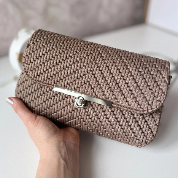 Super simple and fast! Bag on plastic canvas made of polyester cord (3)