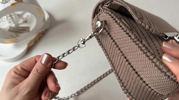 Super simple and fast! Bag on plastic canvas made of polyester cord (9)
