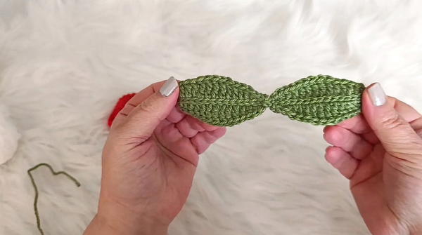 The Trendiest Model_ How to Knit a Budding Rose Cluster Hair Clip (3)