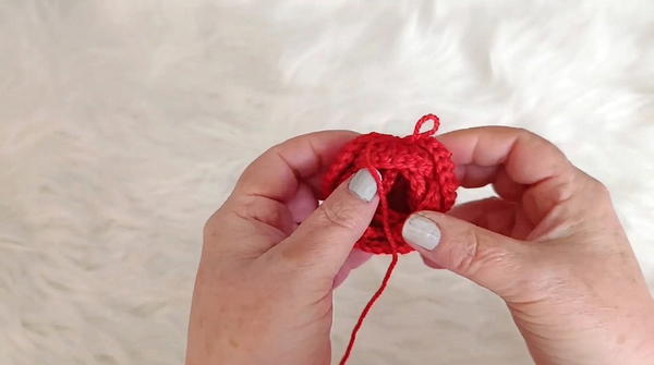 The Trendiest Model_ How to Knit a Budding Rose Cluster Hair Clip (5)