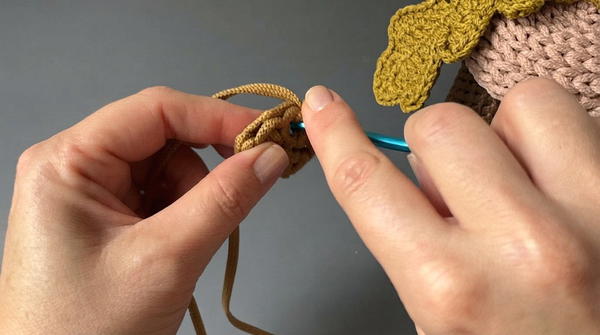 You can crochet this adorable acorn basket in an evening 7