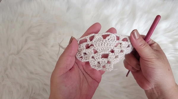 You'll love this heart-shaped design 😍 Easy and elegant triangle shawl making (6)