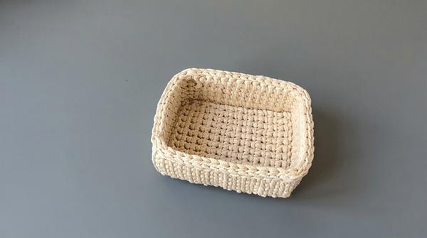 easiest way to crochet a rectangular basket (7)