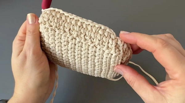 easiest way to crochet a rectangular basket (8)