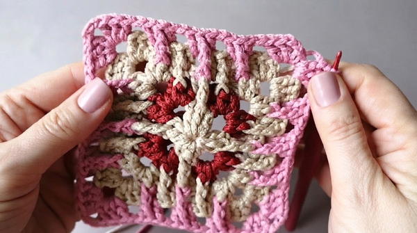 how to crochet such a beautiful multicolored motif (5)