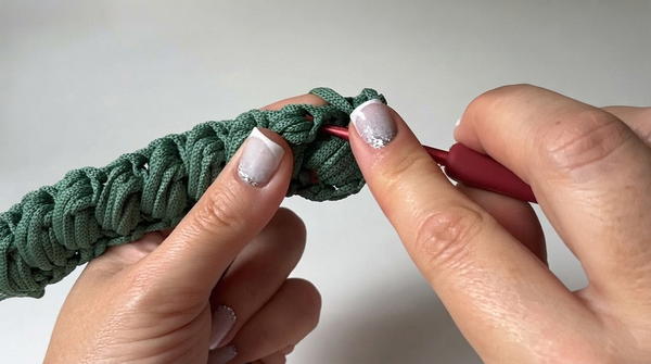 marshmallow purse made of cord (2)