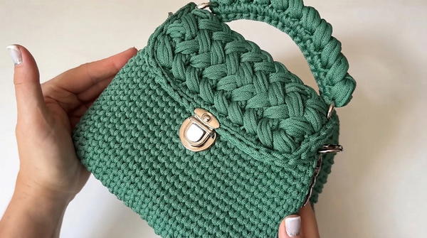 marshmallow purse made of cord (3)