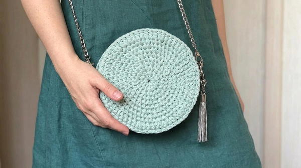 round crochet handbag made of cord (5)